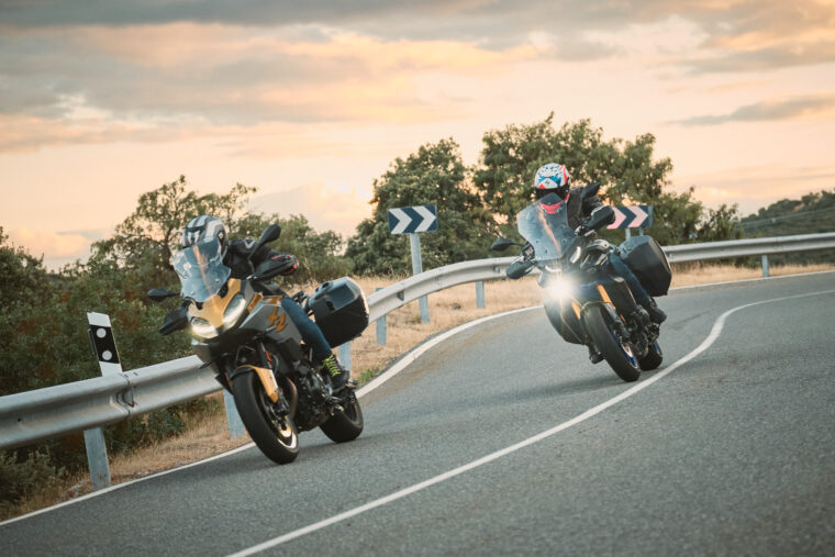 Yamaha-Tracer-9-GT-vs-BMW-F-900-XR-2021-29