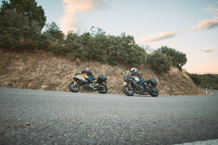 Yamaha-Tracer-9-GT-vs-BMW-F-900-XR-2021-34