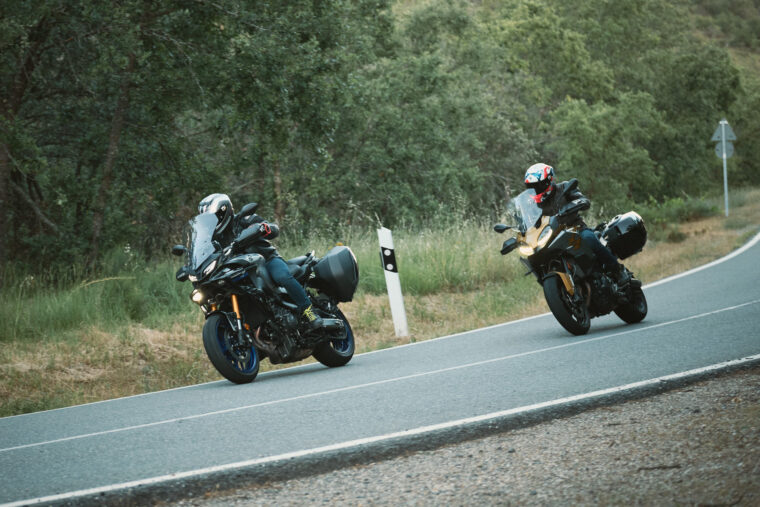 Yamaha-Tracer-9-GT-vs-BMW-F-900-XR-2021-4