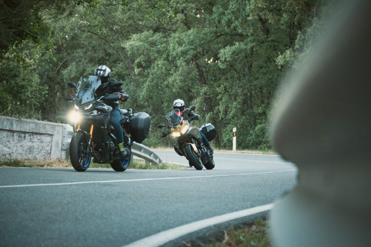 Yamaha-Tracer-9-GT-vs-BMW-F-900-XR-2021-9