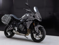 Triumph Tiger Sport 660 2022: ¡Primeras fotos y vídeo de la futura sport-tourer! 6 Triumph Tiger Sport 660 2022 prototipo (4)