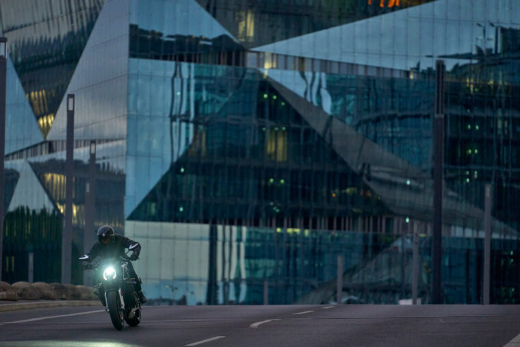 MV-Agusta-Brutale-1000-RS-2022-accion (10)