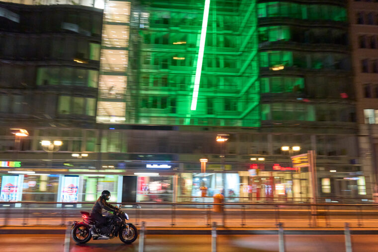 MV-Agusta-Brutale-1000-RS-2022-accion (12)