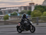 MV Agusta Brutale 1000 RS 2022 accion (5)