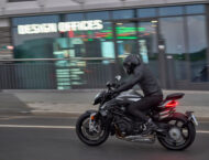 MV Agusta Brutale 1000 RS 2022 accion (7)