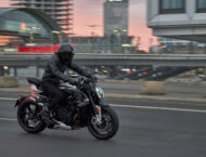 MV Agusta Brutale 1000 RS 2022 accion (9)