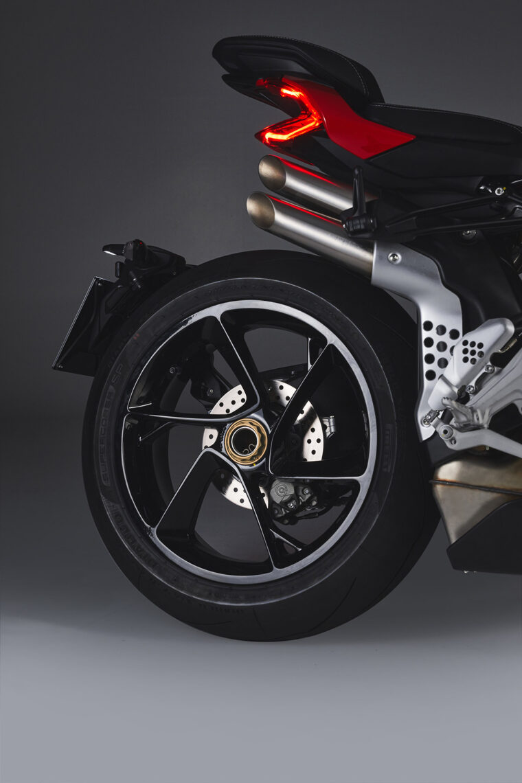 MV-Agusta-Brutale-1000-RS-2022-detalles (36)