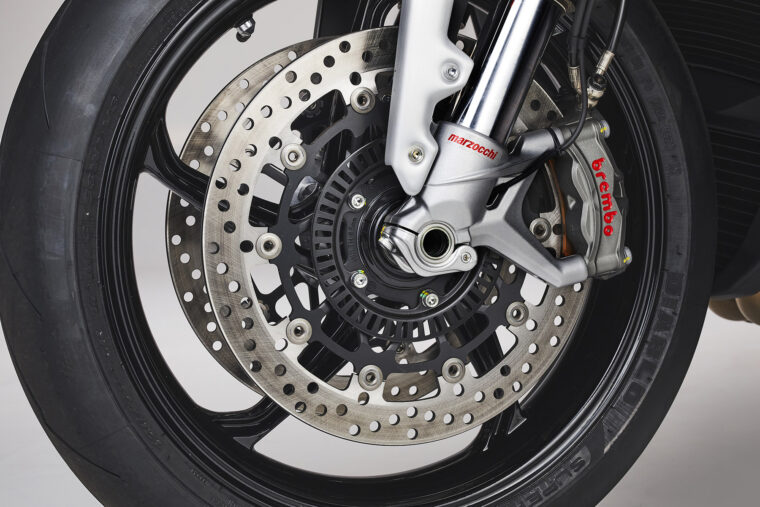 MV-Agusta-Brutale-1000-RS-2022-detalles (38)