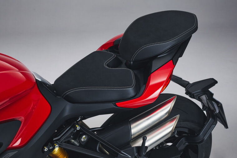 MV-Agusta-Brutale-1000-RS-2022-detalles (39)