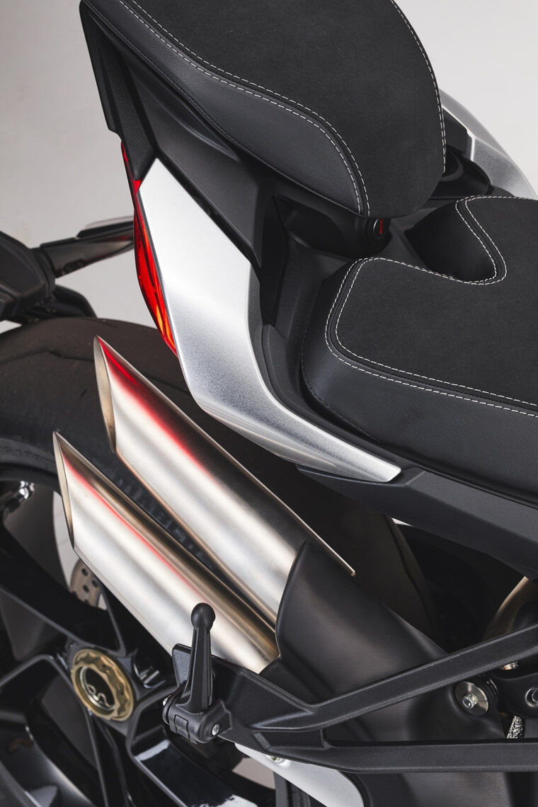 MV-Agusta-Brutale-1000-RS-2022-detalles (42)