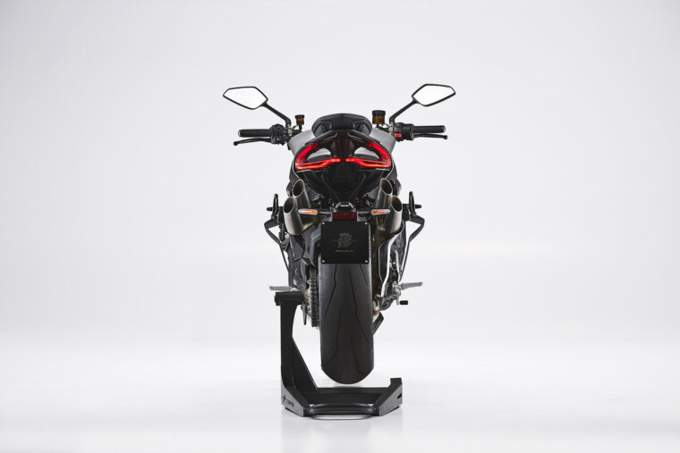 MV-Agusta-Brutale-1000-RS-2022-estudio (14)
