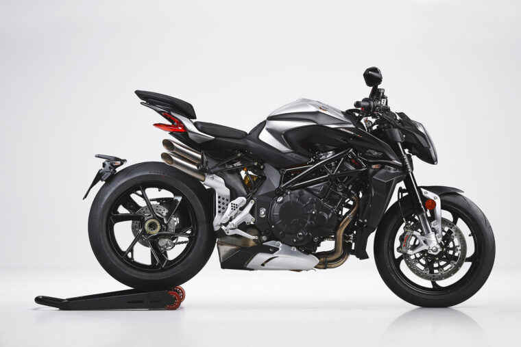 MV-Agusta-Brutale-1000-RS-2022-estudio (2)