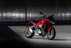 Moto Guzzi V100 Mandello 2022, confirmada: ¡Primeras fotos y vídeo oficiales! 30 Moto Guzzi V100 Mandello 2022 (4)