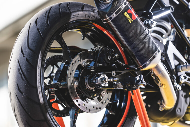 Prueba KTM RC 390 2022 Detalles - 31