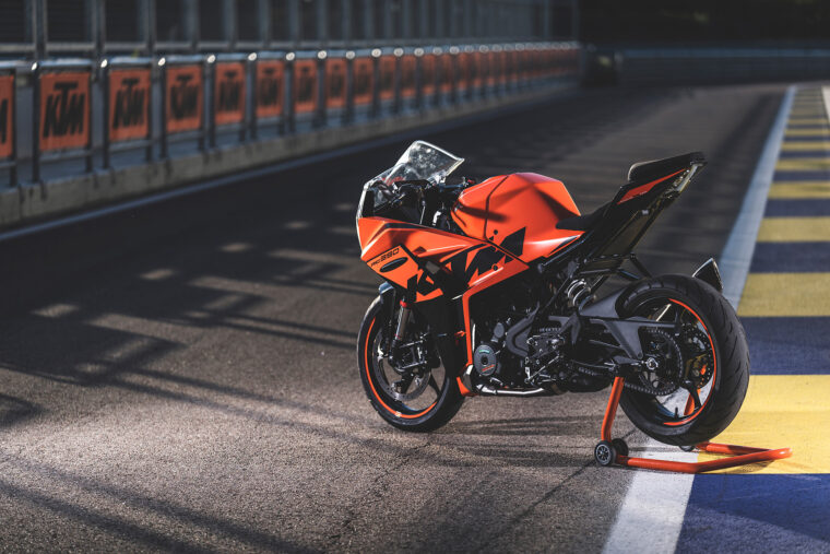 Prueba KTM RC 390 2022 Detalles - 66