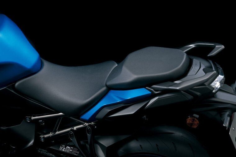 Suzuki-GSX-S1000GT-detalles-16