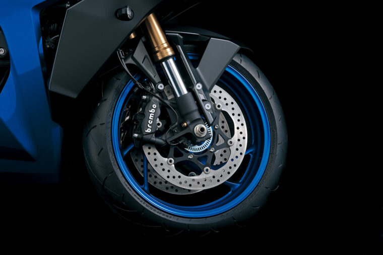 Suzuki-GSX-S1000GT-detalles-36