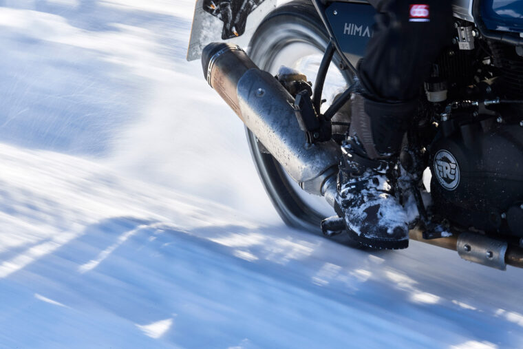 Royal-Enfield-Polo-Sur-previo-9