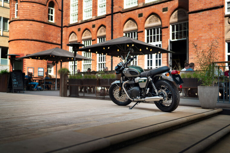 Triumph-T100-Gold-Line-2022-estaticas-3