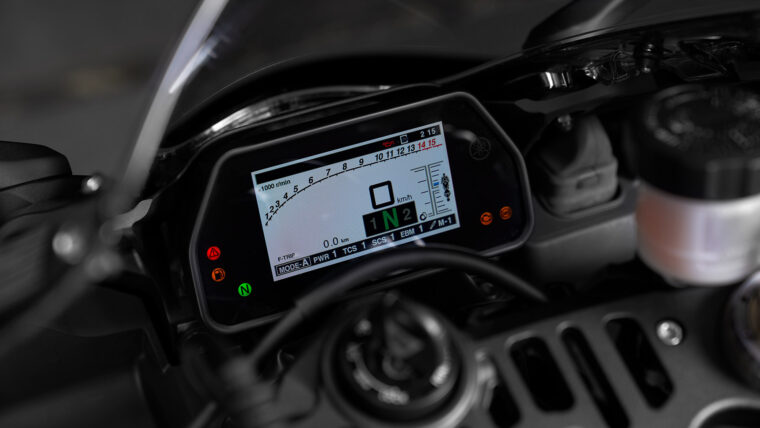 Yamaha-R1M-2022 (13)