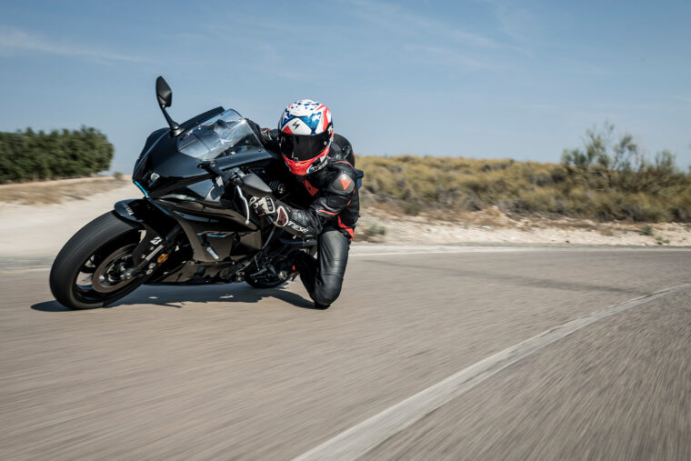 Yamaha-R7-2022-prueba-35