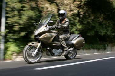Prueba Honda NT1100: ¿Trail o Touring? 3 Honda Deauville 700