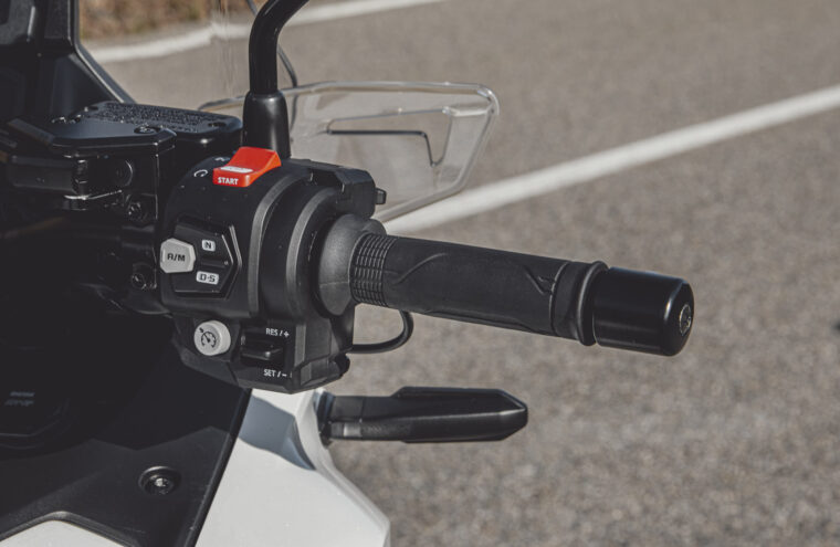 Honda NT1100 2022 Estaticas-3001