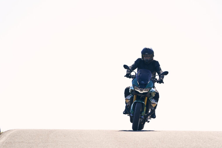 Moto-Guzzi-V100-Mandello-2022-dinamicas - 50