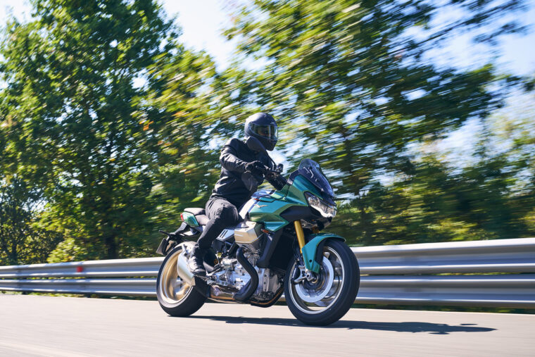 Moto-Guzzi-V100-Mandello-2022-dinamicas - 69