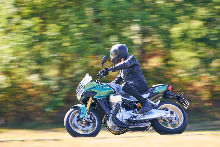 Moto-Guzzi-V100-Mandello-2022-dinamicas - 72