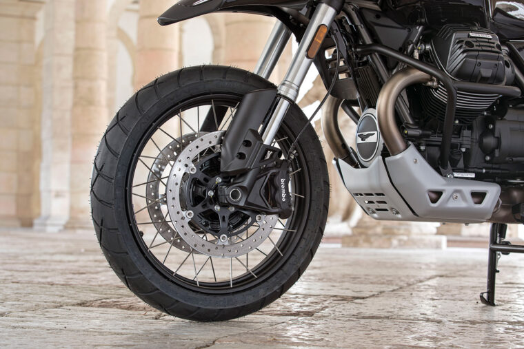 Moto-Guzzi-V85-TT-Guardia-d-Onore-2022- - 10