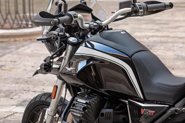 Moto-Guzzi-V85-TT-Guardia-d-Onore-2022- - 15