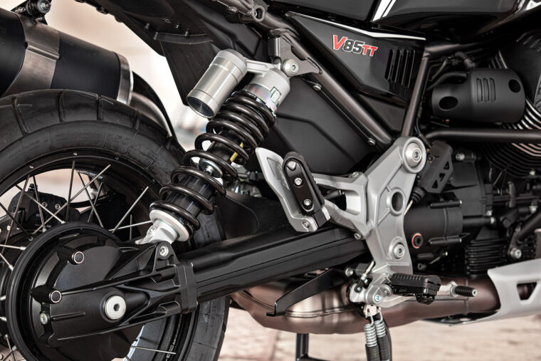 Moto-Guzzi-V85-TT-Guardia-d-Onore-2022- - 16