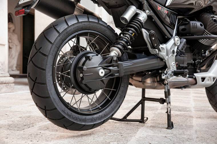 Moto-Guzzi-V85-TT-Guardia-d-Onore-2022- - 23