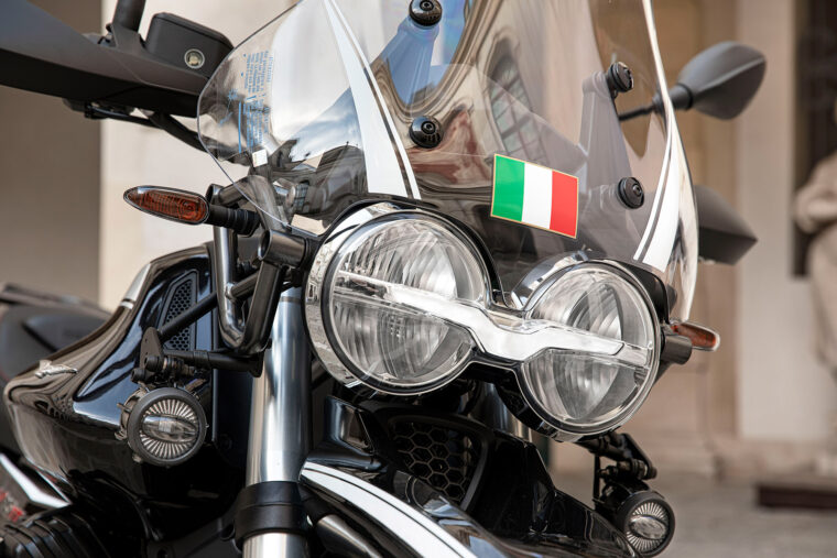 Moto-Guzzi-V85-TT-Guardia-d-Onore-2022- - 25