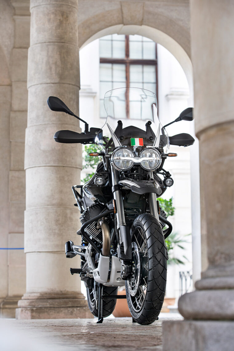 Moto-Guzzi-V85-TT-Guardia-d-Onore-2022- - 37