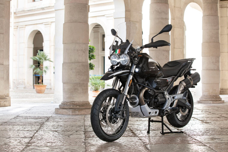 Moto-Guzzi-V85-TT-Guardia-d-Onore-2022- - 40