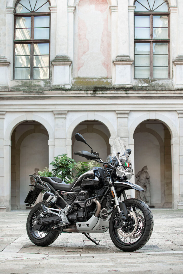 Moto-Guzzi-V85-TT-Guardia-d-Onore-2022- - 42