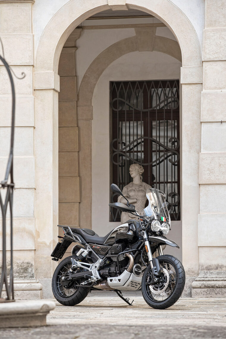 Moto-Guzzi-V85-TT-Guardia-d-Onore-2022- - 45