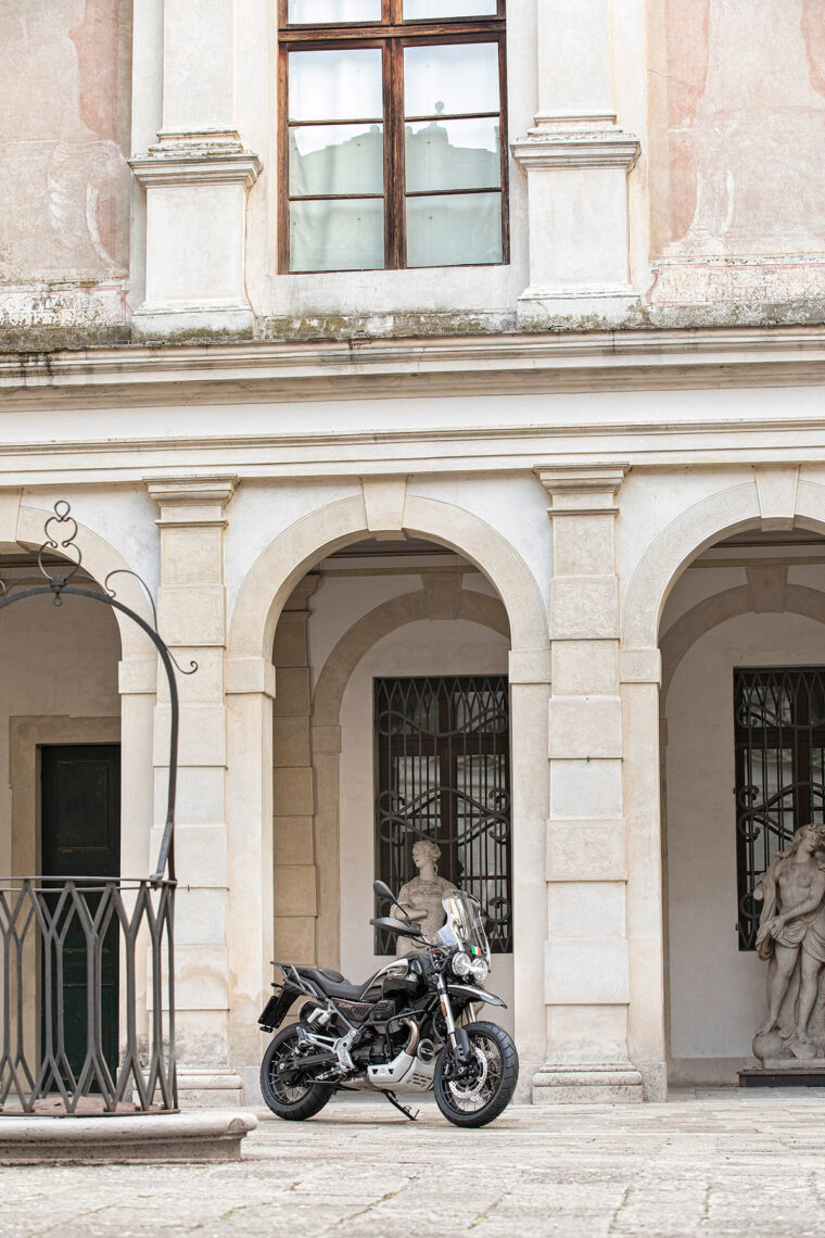 Moto-Guzzi-V85-TT-Guardia-d-Onore-2022- - 46