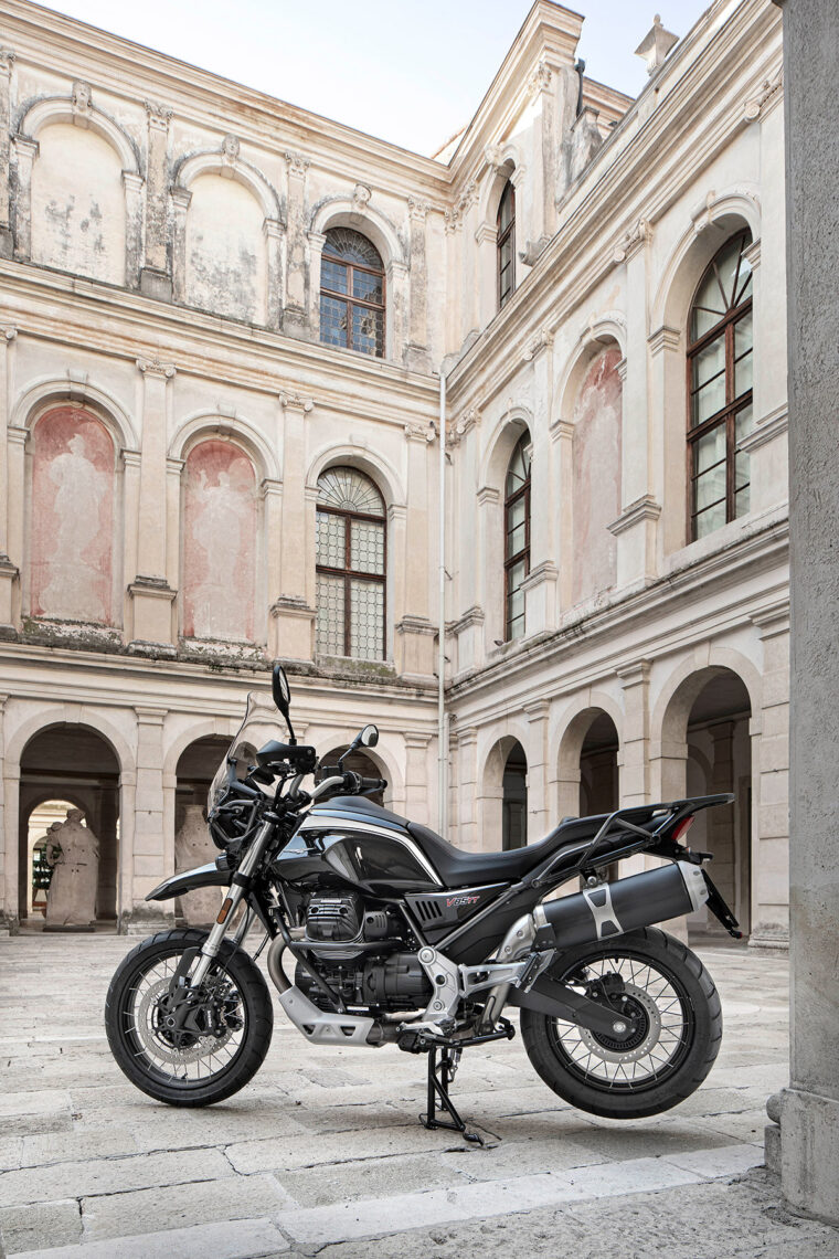 Moto Guzzi V85 TT Guardia d Onore 2022 47