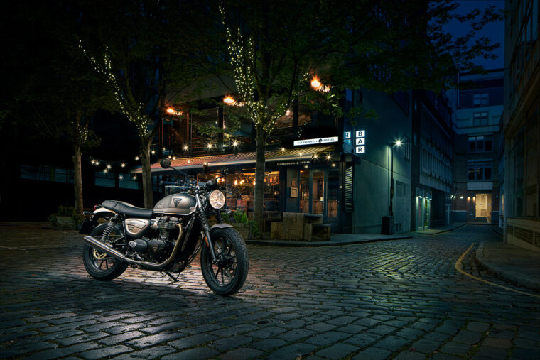 Triumph-Street-Twin-EC1-2022-estaticas - 1