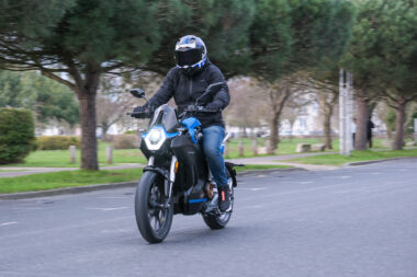 Vmoto Stash 2025 accion2