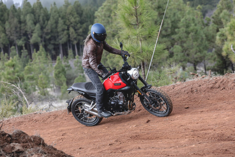Macbor-Eight-Mile-500-Scrambler-2022-pruebaMBK19