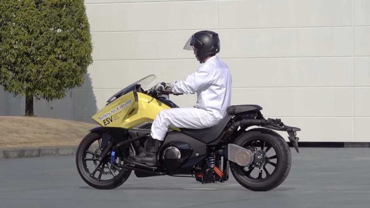 Honda-Riding-Assist-2022-3