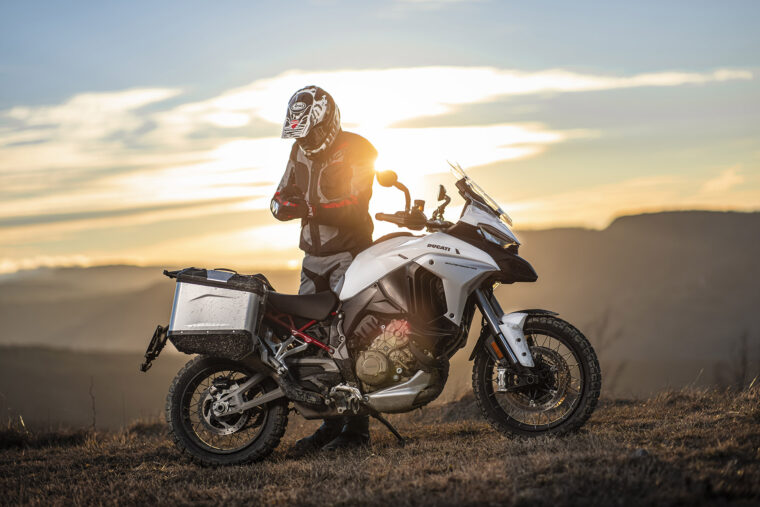 Ducati-Multistrada-V4-S-2022- - 40