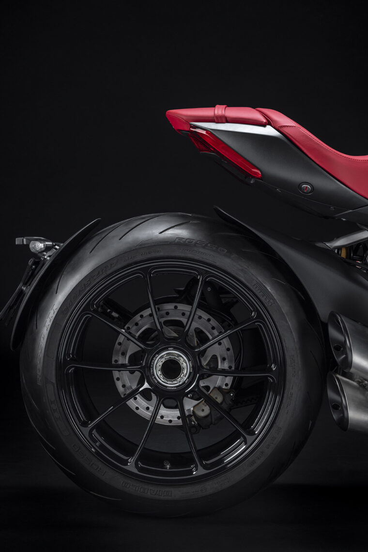 Ducati-XDiavel-Nera-2022- - 26