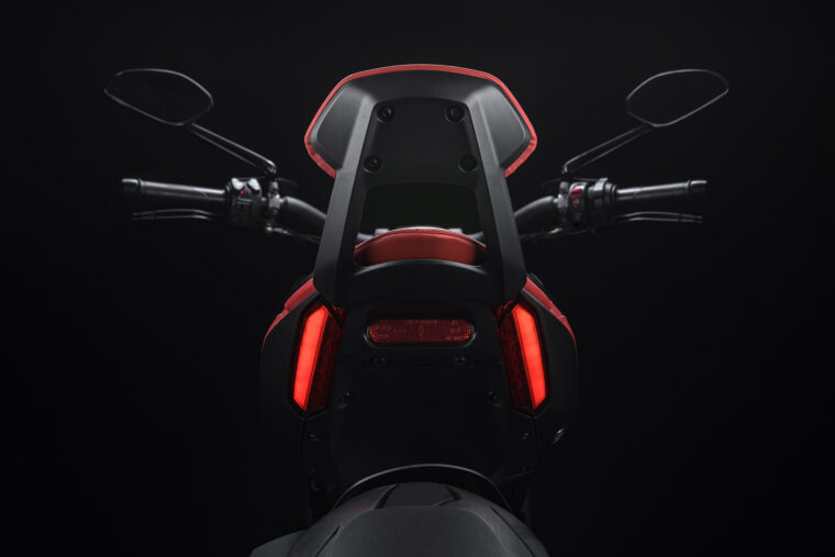 Ducati-XDiavel-Nera-2022- - 30
