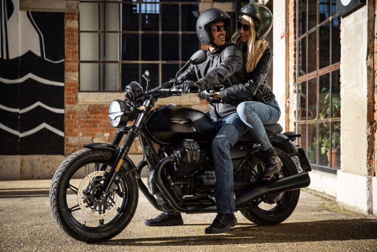 Moto-Guzzi-V7-Stone-2022- - 41