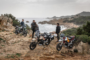 Moto Guzzi V85 TT 2022 24